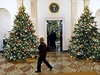 Vánoce v Bílém dom. Michelle Obamová celé sídlo zdobila s dcerami a 72 dobrovolníky nkolik dní